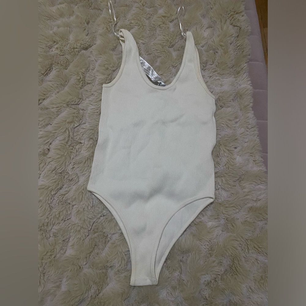 White ribbed Zara bodysuit